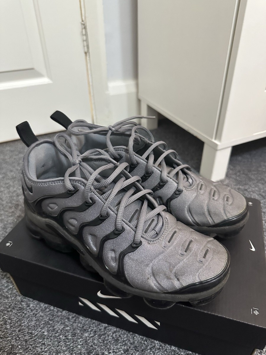 vapormax plus wolf grey black