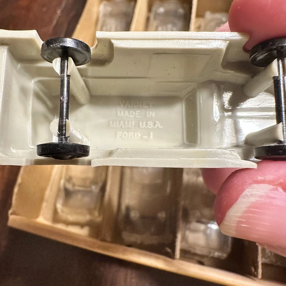 Vintage Varney HO Scale Model Vehicles 1950s Ford Cars & Trucks 36 Set - Image 4 of 4