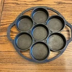 Vintage LODGE 7B2 Cast Iron 7 BISCUIT Pan Muffin Mold Cornbread USA discontinued