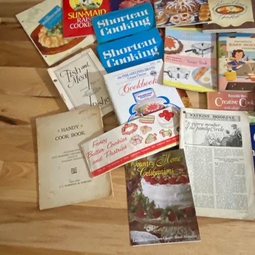 Vintage Lot Of 37 Recipe Booklets Pamphlets Advertising Cookbooks Guides - Picture 9 of 9