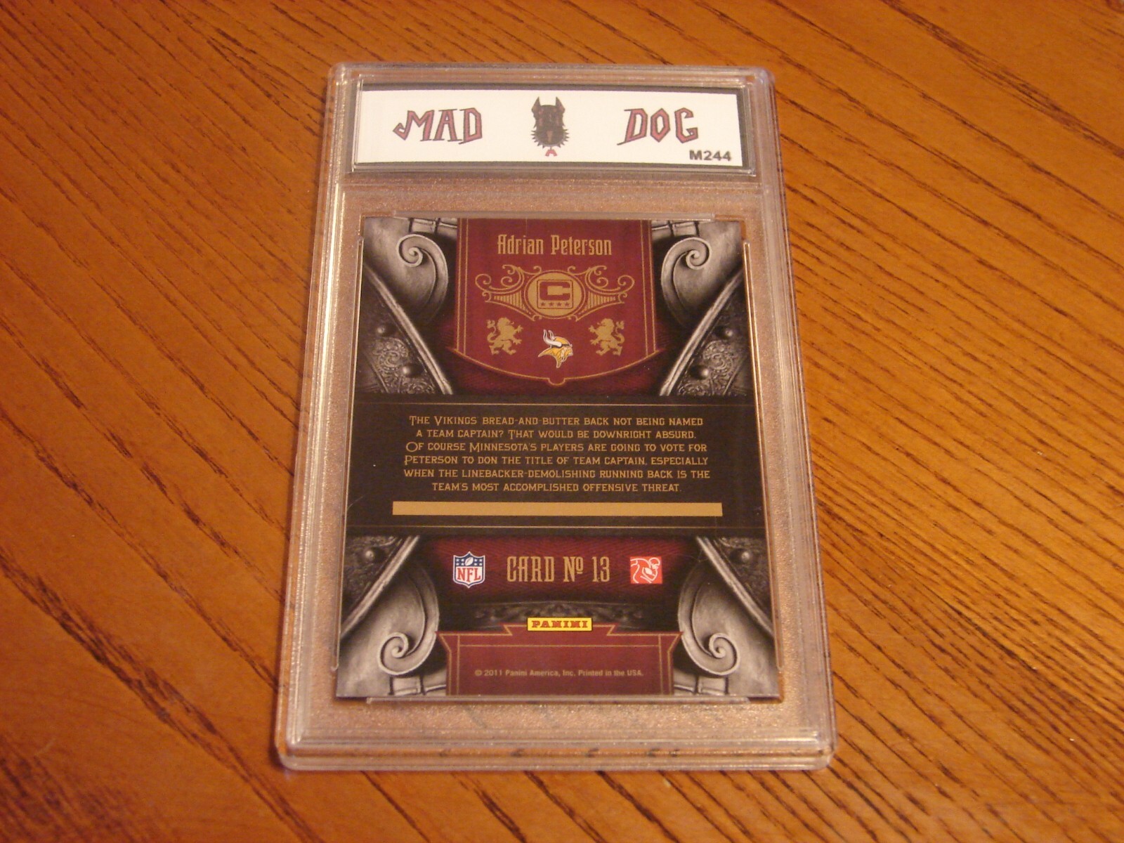 ADRIAN PETERSON Insert****2011 CROWN ROYALE--CAPTAINS----MINT 9***SAINTS-VIKINGS