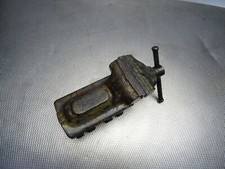 Alter Massiver  Schraubstock  Spannweite 8cm, Backenbreite 10cm ,Gew,8Kg