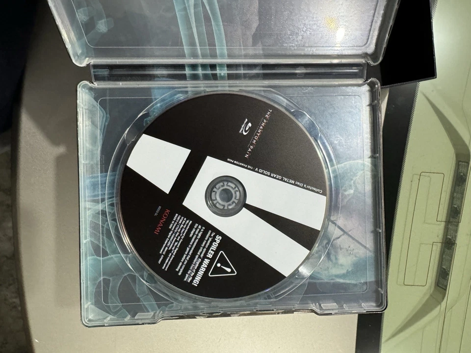 Metal Gear Solid V Phantom Pain Edición Coleccionista CIB Brazo Completo Caja de Acero Foto 4 de 4