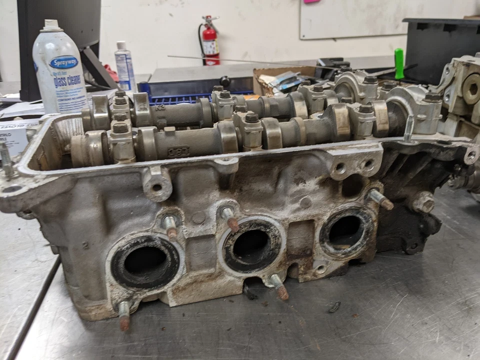 Culata derecha para 03-09 Toyota 4Runner 4.0 1110139755 Foto 2 de 4