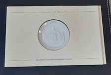 Meissen Porzellan Medaille: Haupt- und Landgestüt Neustadt Dosse. Neu.
