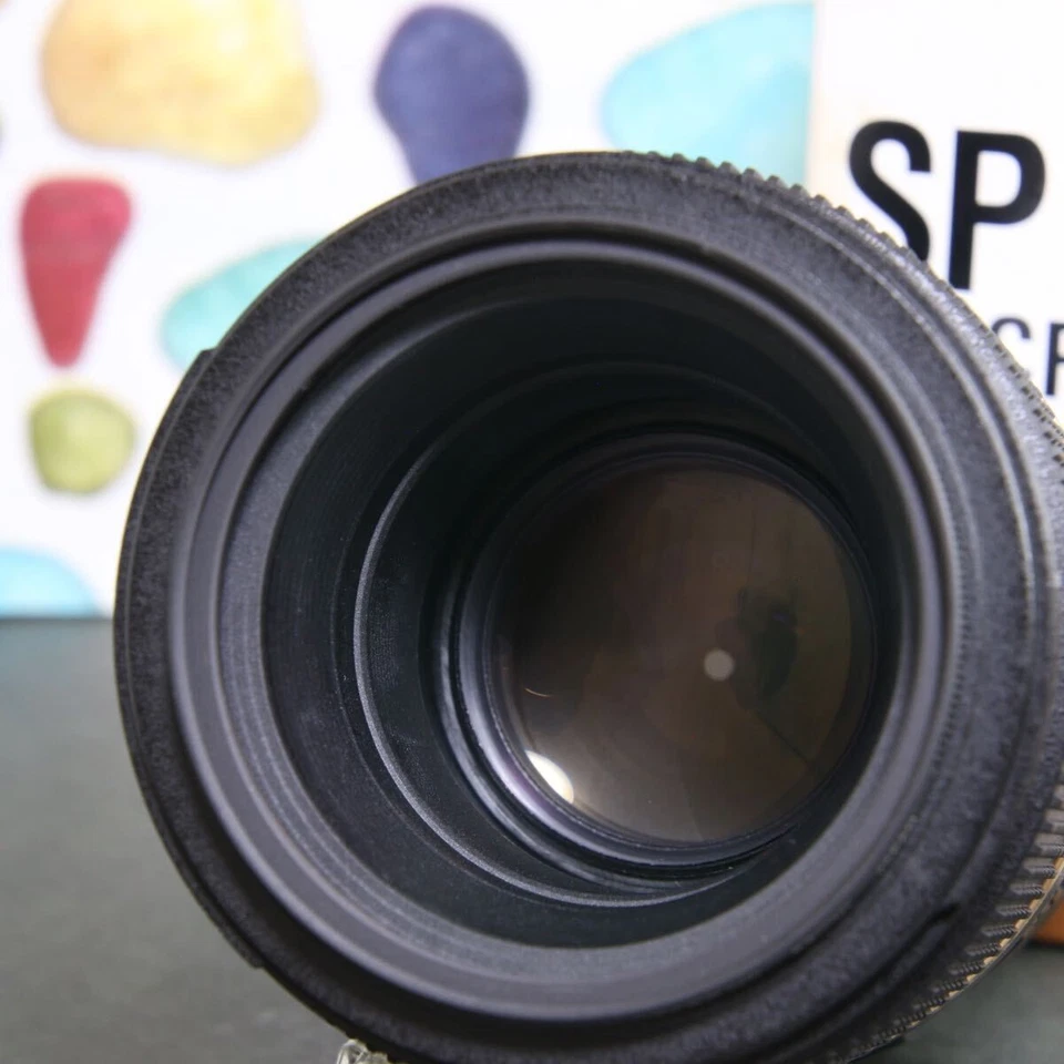 Montaje Tamron 9SP AF90mm F2.8 Di Macro 1:1 Sony A usado Foto 3 de 4