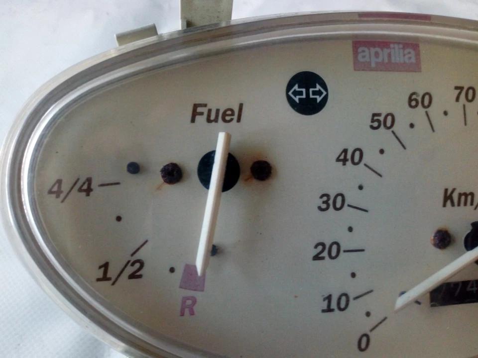 Strumentazione contachilometri Aprilia Scarabeo 2T prima serie 1993 1997 - Immagine 3 di 4