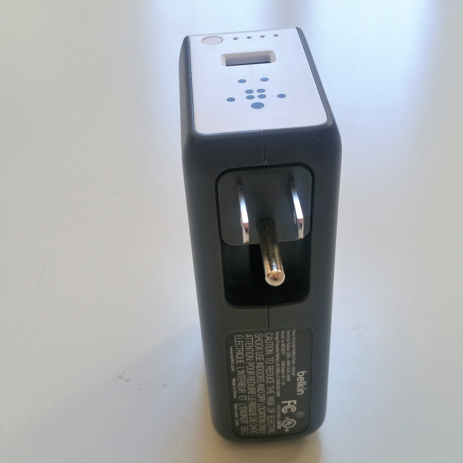 Belkin Travel Rockstar Battery Bank 3000 Mah Charger Surge Protector