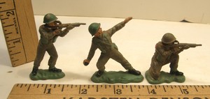 painted plastic soldiers