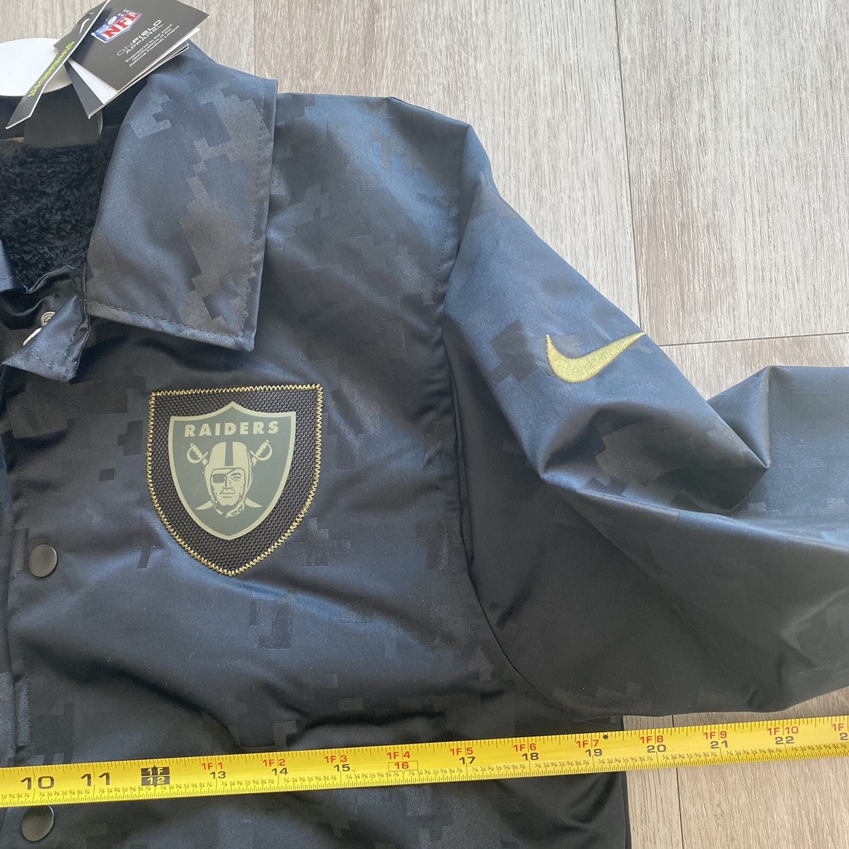 【美品】NIKE ナイキ LasVegas Raiders ナイロンジャケット Nike On Field Las Vegas Raiders Salute to Service Black Camo