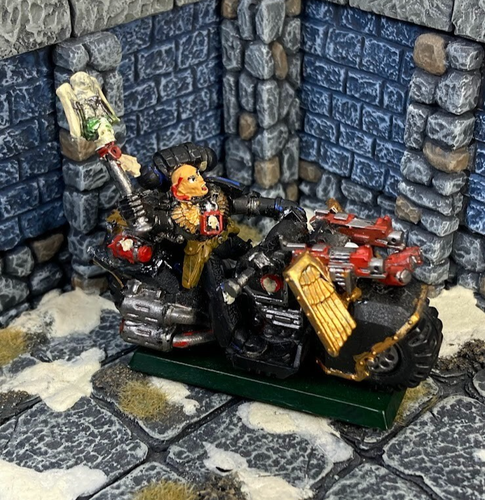 Crazy Eyes Meme 40K bemalt SPACE MARINE CHAPLAIN auf BIKE Firstborn GW 90er YY25
