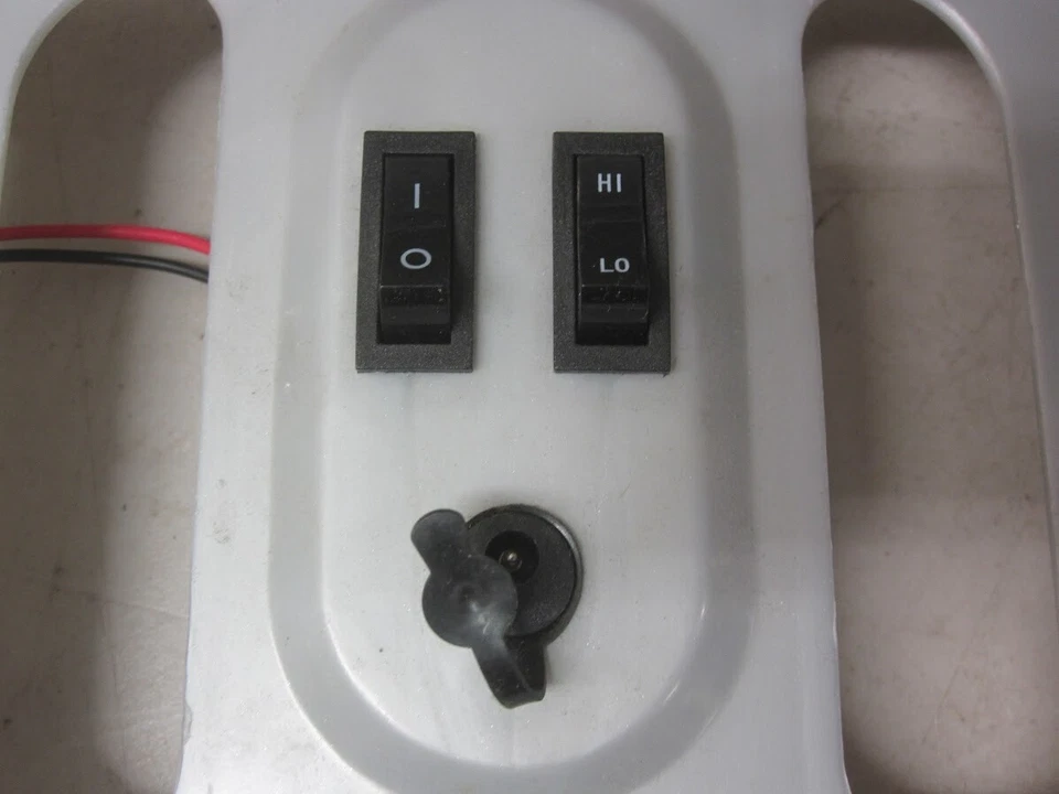 Huffy 17987A Electric Green Machine 24V Ride On Trike - Control Panel - Image 2 of 4