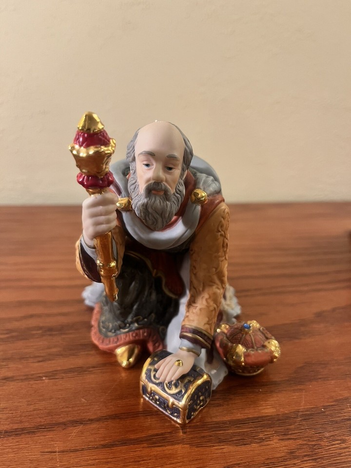 Kirkland Signature Nativity 75177 REPLACEMENT Piece Figurine King