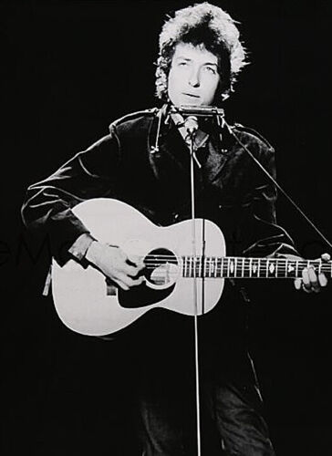 Vintage 1978 BOB DYLAN English Poster Playing Guitar on Stage - Picture 2 of 2