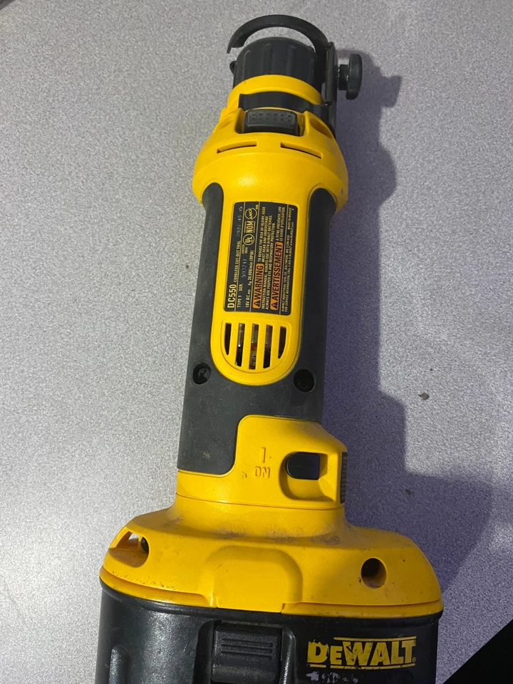 Dewalt DC550 18V Heavy Duty Cordless Cut Out Tool Great Condition TESTED WORKS - Image 3 of 4