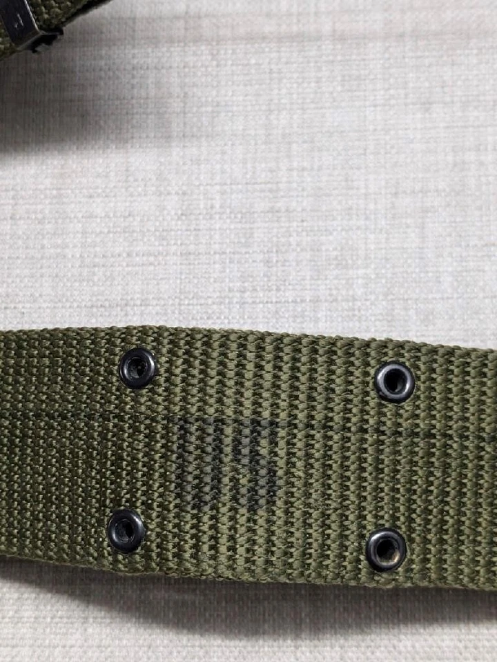 Cinturón funda ejército de Estados Unidos vintage WEBBED lona gruesa verde militar talla única Foto 2 de 4
