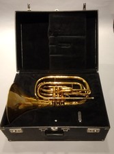 King 1122 Marching French Horn w/Case -LL