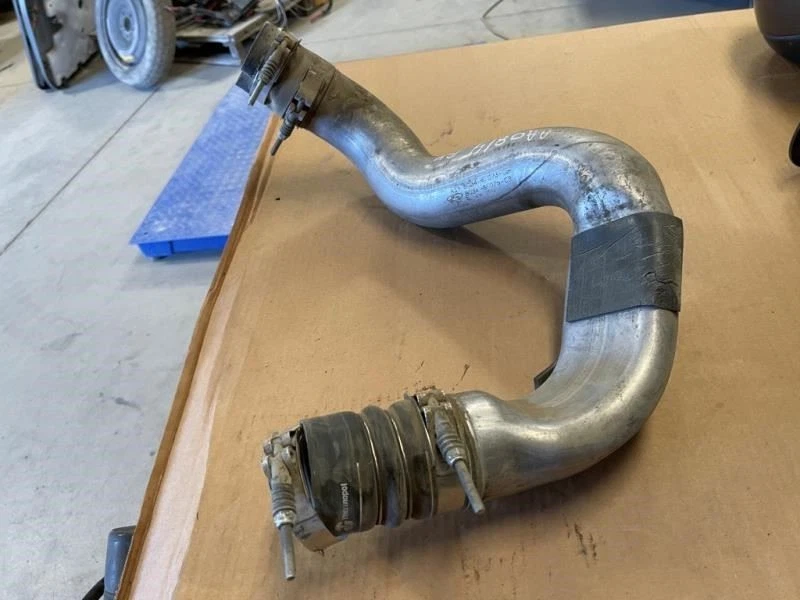 08 Ford F250 F350 Super Duty Usado Derecha OEM Fábrica Intercooler Tubo de Aire Tubo Foto 3 de 4