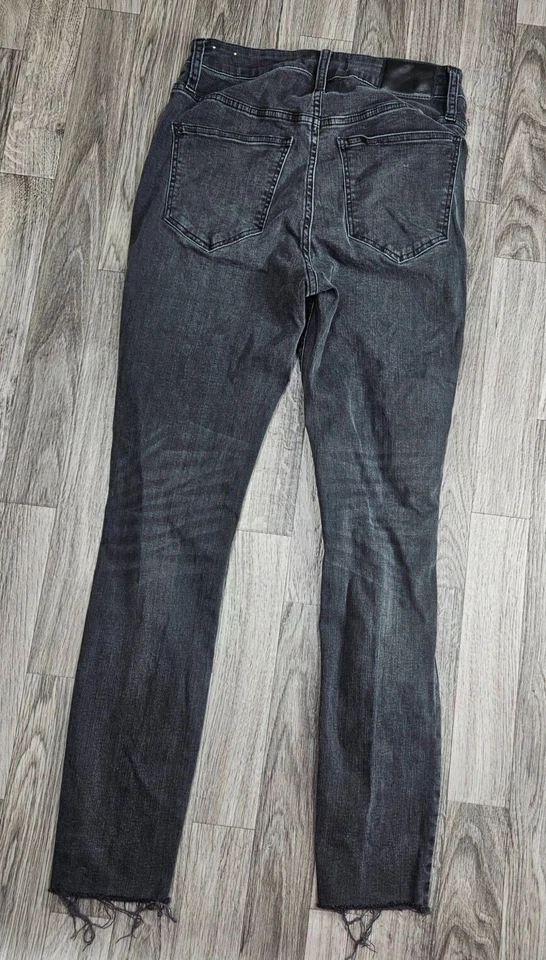Jeans jeans Madewell feminino tamanho 27 angustiado curvilíneo cintura alta skinny preto cinza - Imagem 2 de 4