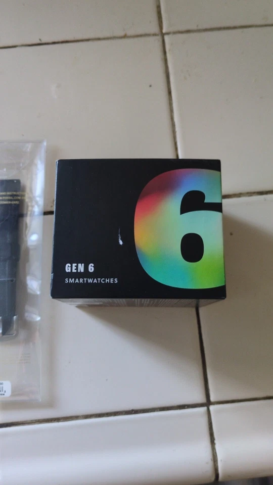 Винтажные умные часы Silver Fossil GEN 6 из нержавеющей стали - Изображение 2 из 4