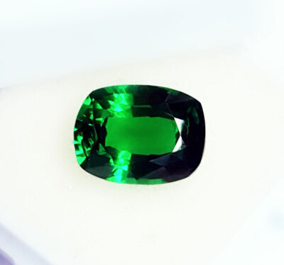 Grenat Tsavorite Naturel 10,74 Ct - Pierre Précieuse Verte, Ovale, Certifiée GIL, Inde