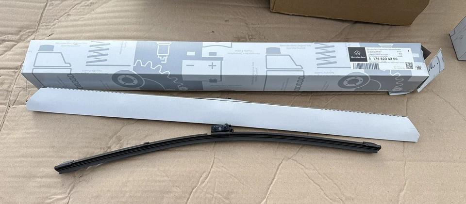 梅赛德斯-奔驰 CLA 级 GLA 级原始设备制造商前窗刮刀套装 A1768204300 — 第 2/2 张图片