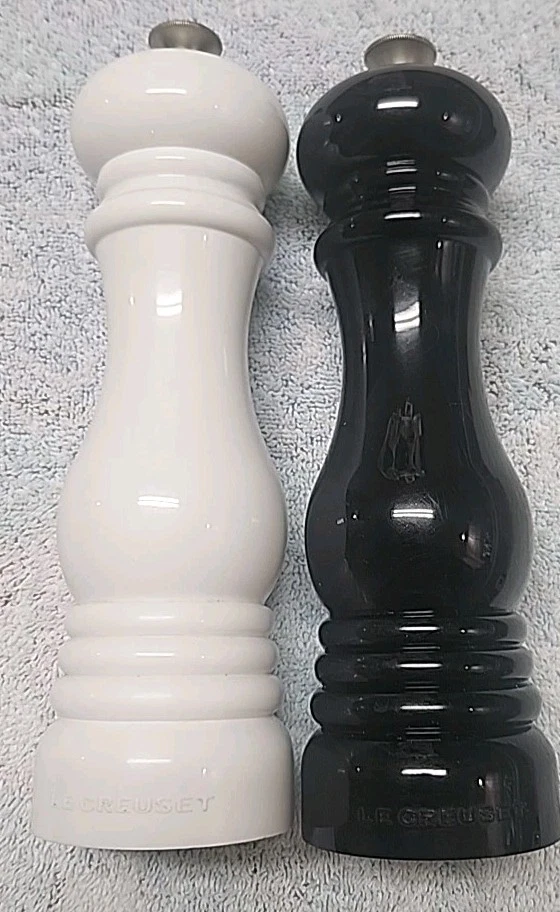 Le Creuset Acrylic Manual Salt & Pepper Mill Set 8" EuC
