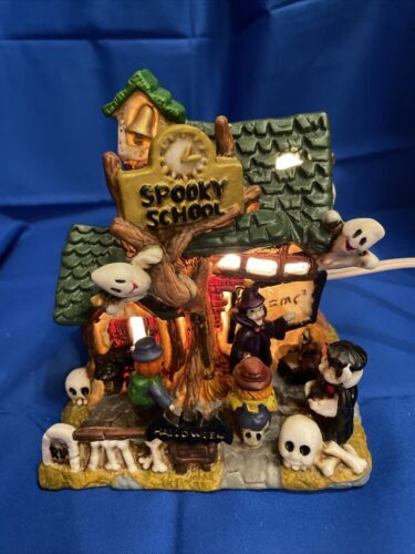 Spooky Hollow 2002 Lighted Porcelain Halloween House Works - Picture 6 of 21