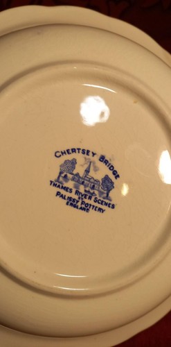 Chertsey Bridge Large Bowl 24cm , Palissy Pottery blue transferware - small chip - Picture 4 of 5