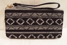 NWT WOMEN'S EMBROIDERED BLACK AND WHITE ZIP AROUND /WRISTLET WALLET