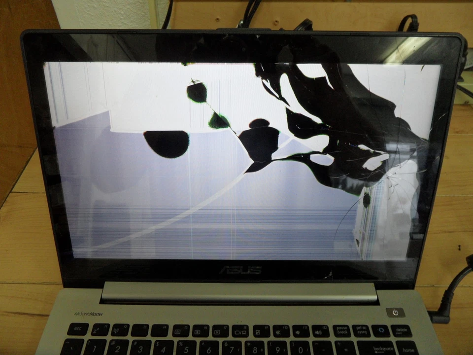 Portátil ASUS S400C 4 Piezas Arrancado Windows Disco Duro Limpio Pantalla Táctil Rota Foto 2 de 4