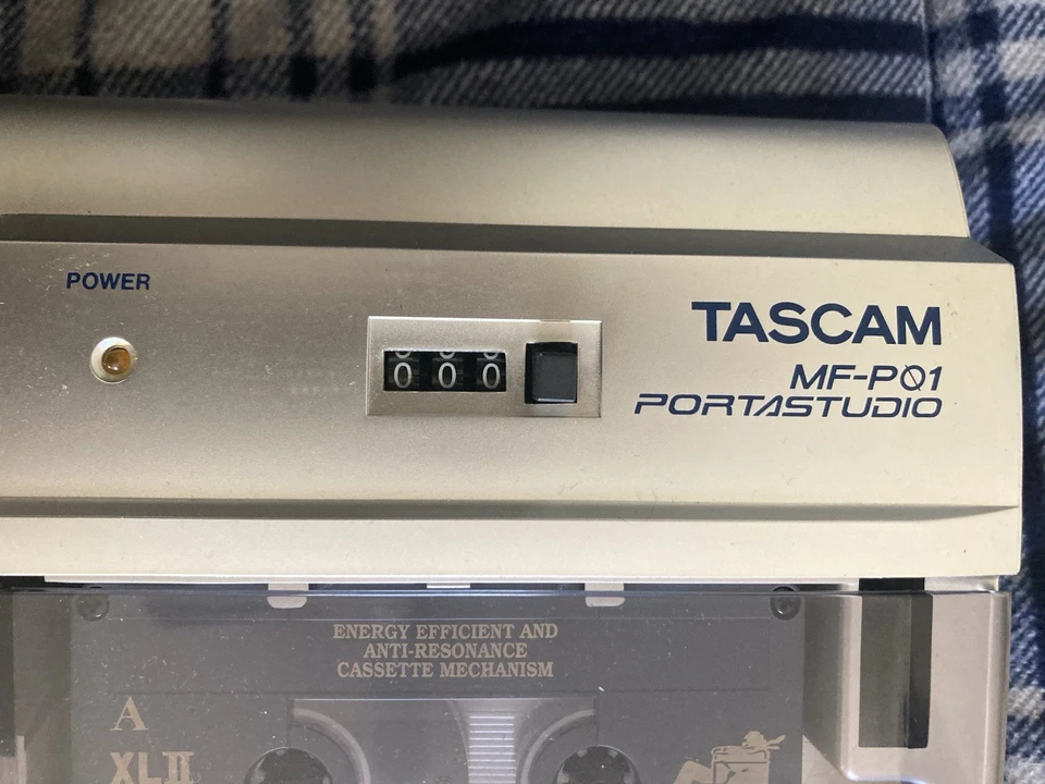 Grabadora de casete Tascam MF-P01 Portastudio de 4 pistas con fuente de alimentación Foto 2 de 4