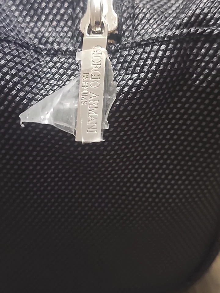 Giorgio Armani Parfums - Bolsa de aseo negra para hombre, con asa Foto 3 de 4