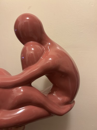 Modernist Deco MCM Revival Sculpture Lovers by Jaru Cali 1983 Pink Red 16” 12” - Bild 11 von 18