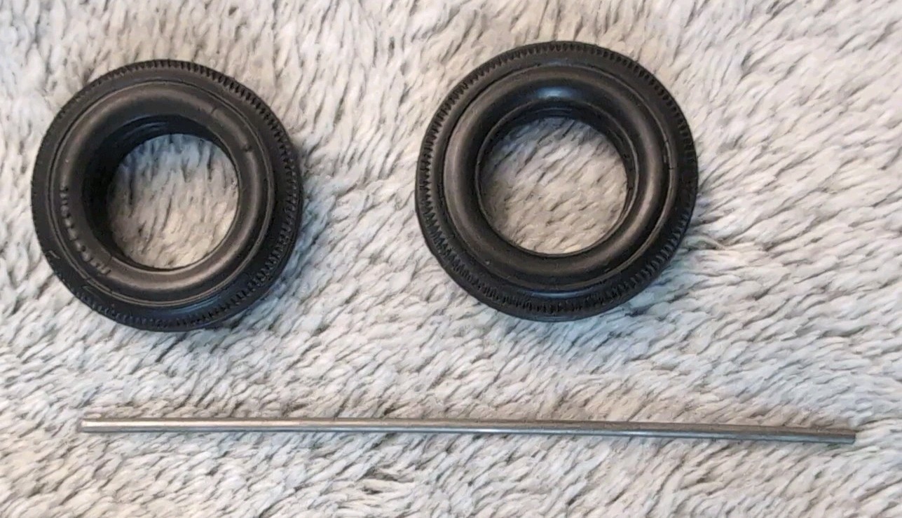 AMT Scale Model No. 8125 3in1 Customizing Boat Kit  Chris-Craft Runabout