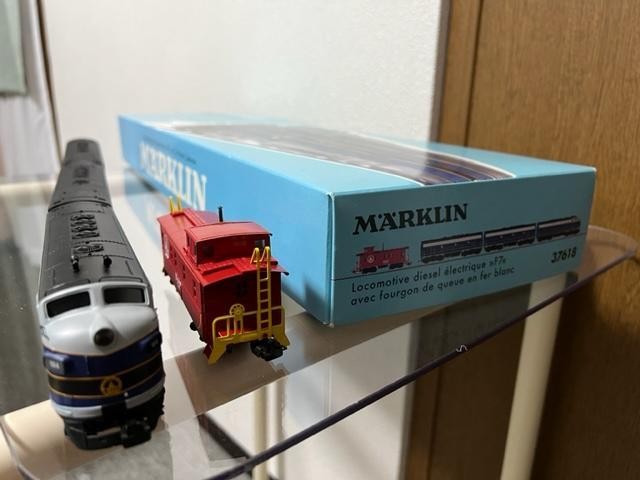 Marklin 37618 F7 with Caboose Baltimore & Ohio Railroad Set