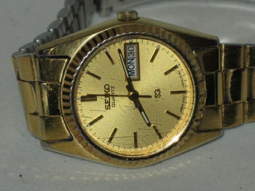 Seiko Women's Day/Date Gold Tone Wristwatch - Picture 9 of 9