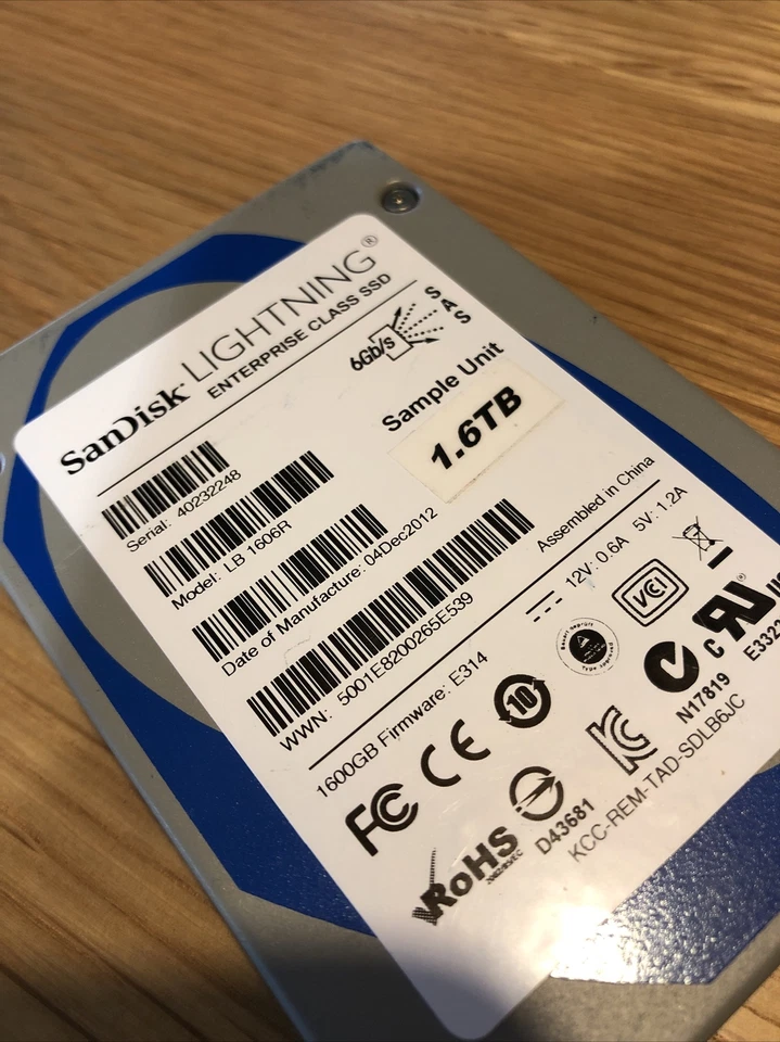 SanDisk Lightning Enterprise SSD 1.6 TB SAS LB 1606R Solid State Hard Drive - Image 2 of 4