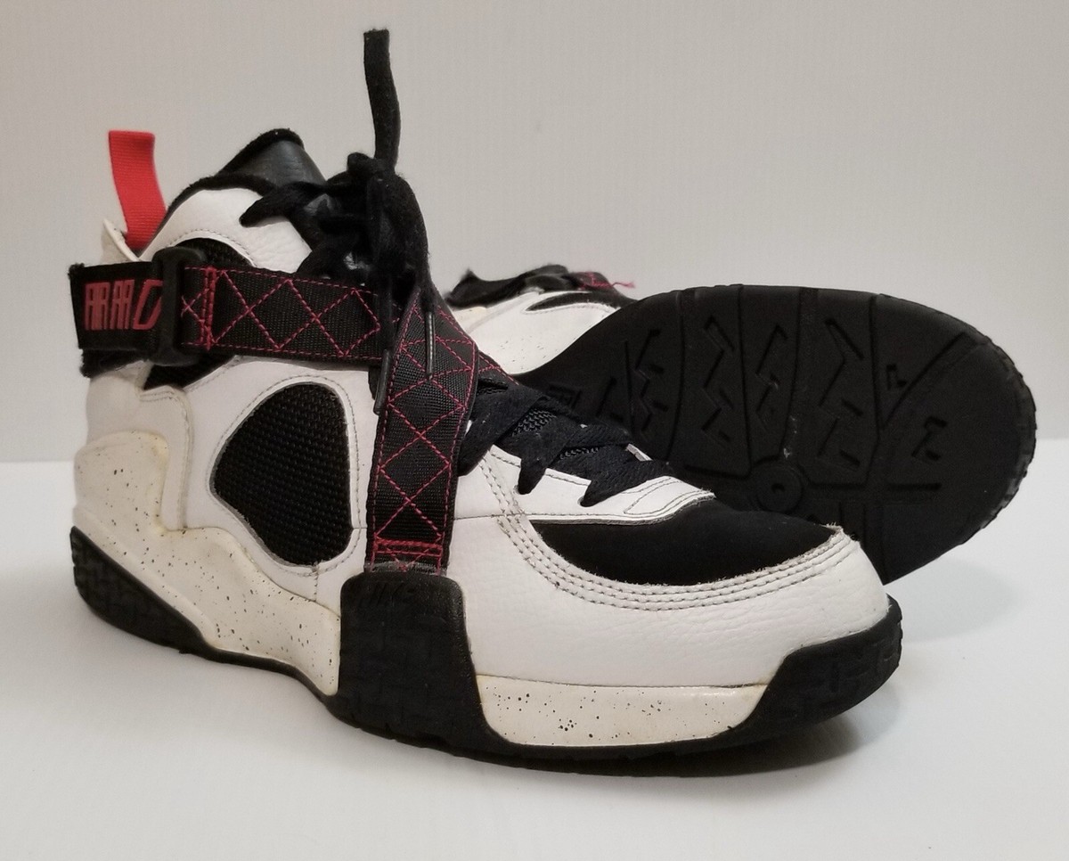 Nike Air Raid White University Red Mens Size Athletic Shoe Sneaker  DD8559-100