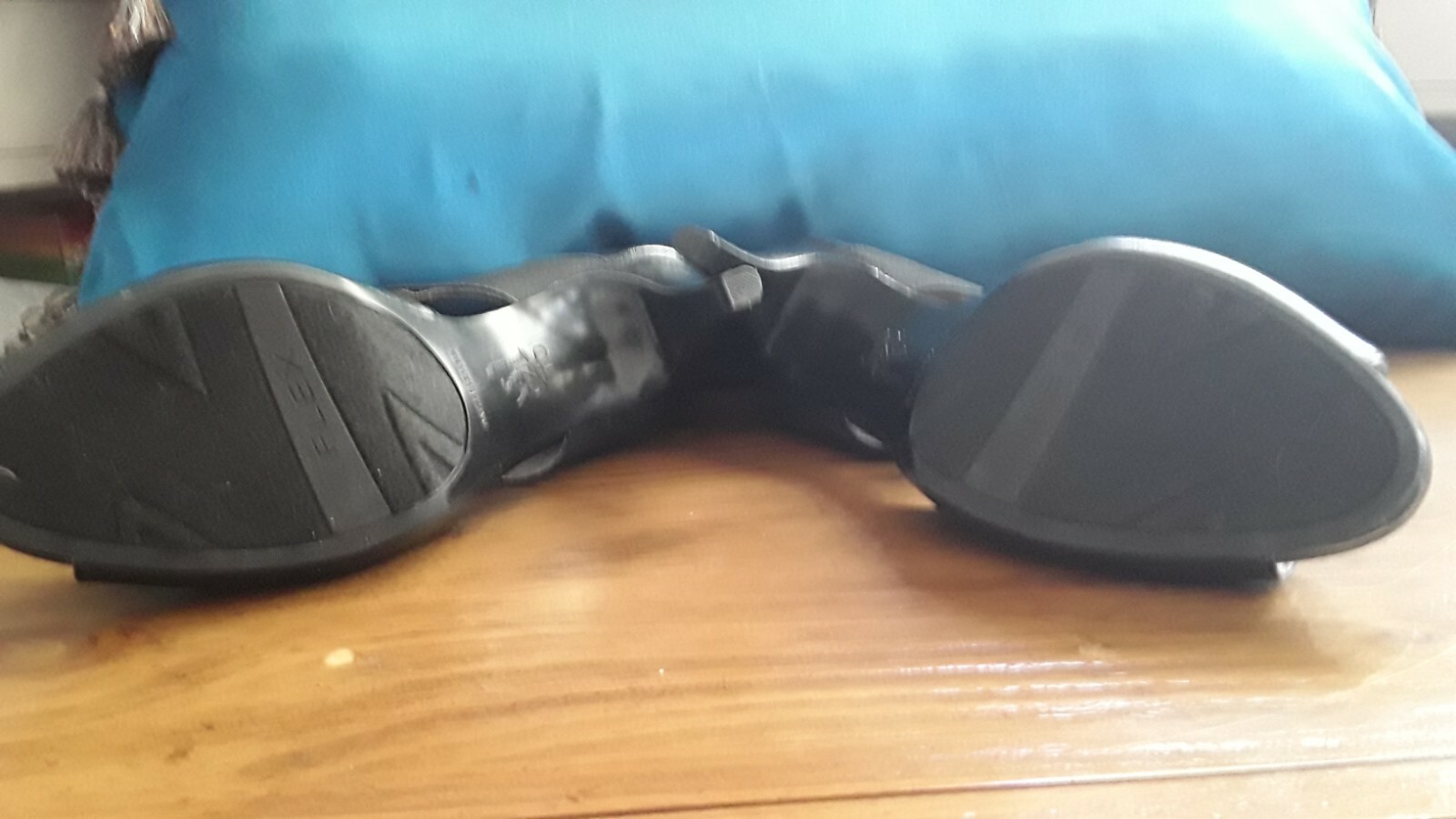 Picture 2 of 3