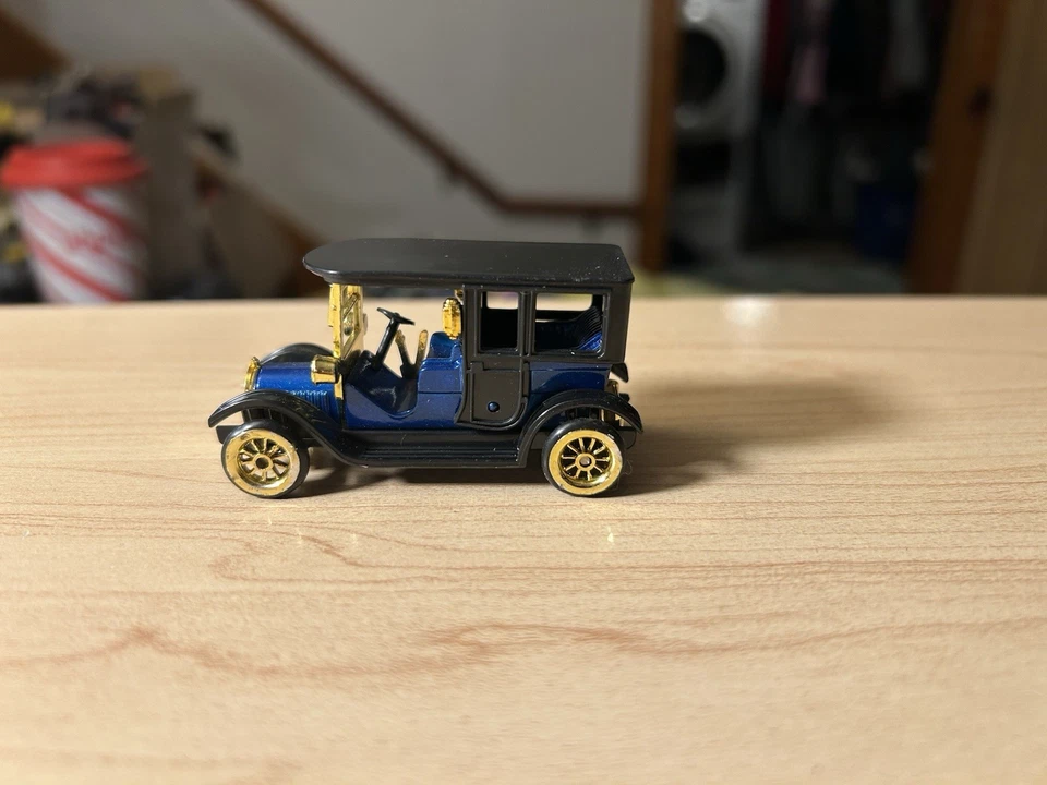 Coche Mercedes de alta velocidad suelto Foto 2 de 4