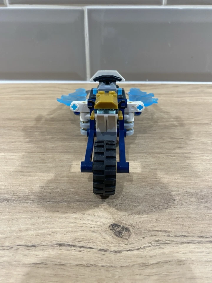 LEGO Ninjago 71816 Zane's Ice Motorcycle, photo 4 of 4