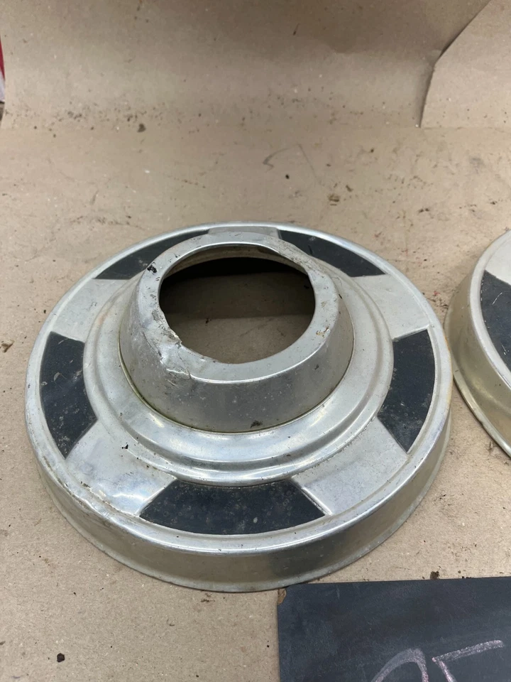 73 1981 1991 Chevrolet K5 K10 4x4 10” tapacubos central rueda tapacubos 2 piezas fabricante original 4x4 Foto 2 de 4