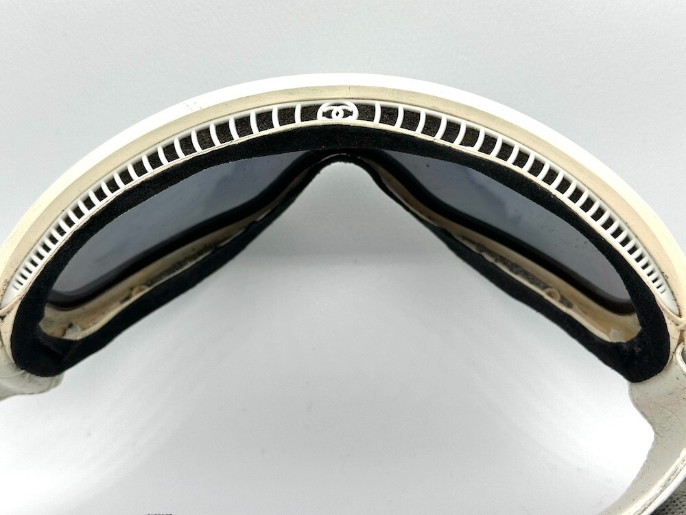 Authentic Chanel Vintage Ski Snowboard Snow Goggles | eBay Authentic Chanel Vintage Ski Snowboard Snow Goggles | eBay