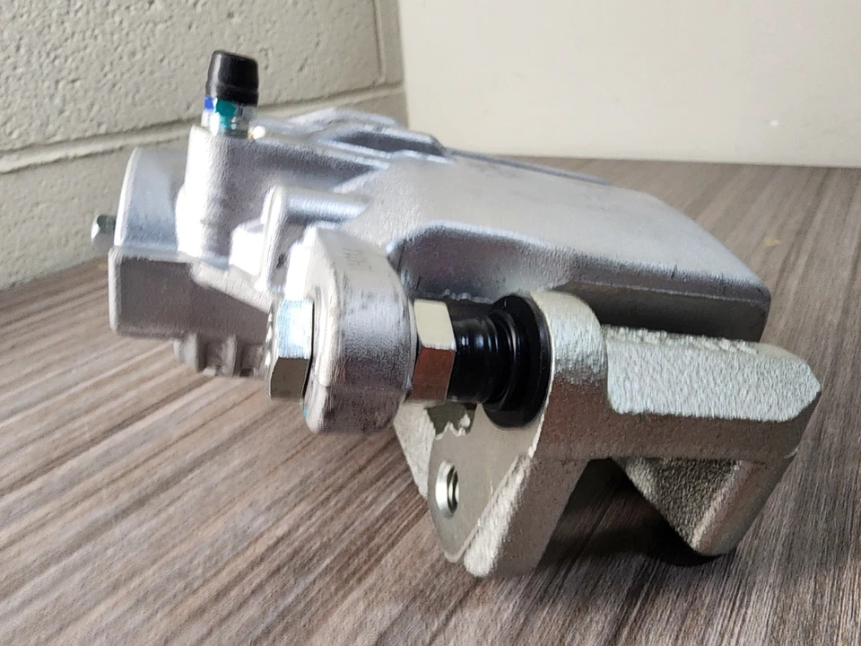 Pinza de freno trasera derecha TRQ con soporte para Cadillac CTS 2003-2007 2005-2011 STS Foto 4 de 4