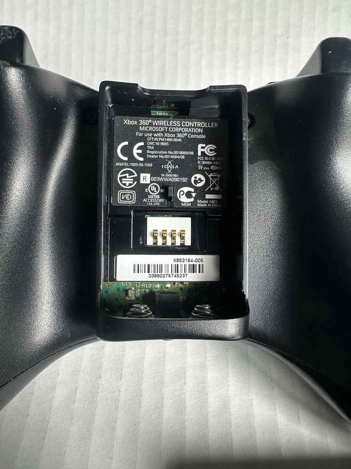 Genuine Microsoft Xbox 360 Black Wireless Controller W/ NYKO Rechargeable BAT. - Image 2 of 4