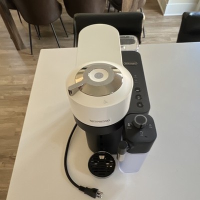 Nespresso DELonghi Capsule Coffee Machine White/Black with Milk Frother