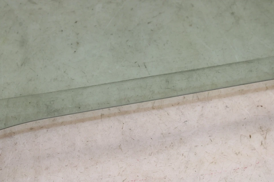 Vidrio ventana puerta derecha Saturn Sky 2007-2010 OEM MC2 Foto 3 de 4