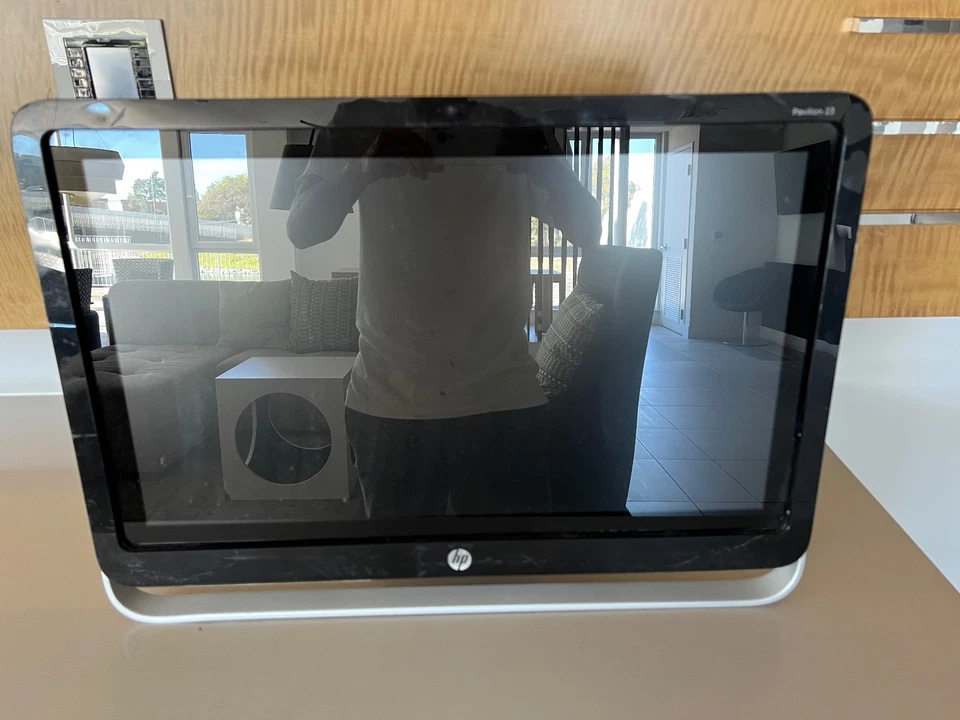 HP Pavilion 23 TouchSmart All-in-One PC AMD A6-5200 2GHz 8GB RAM - No HDD - READ - Image 2 of 4