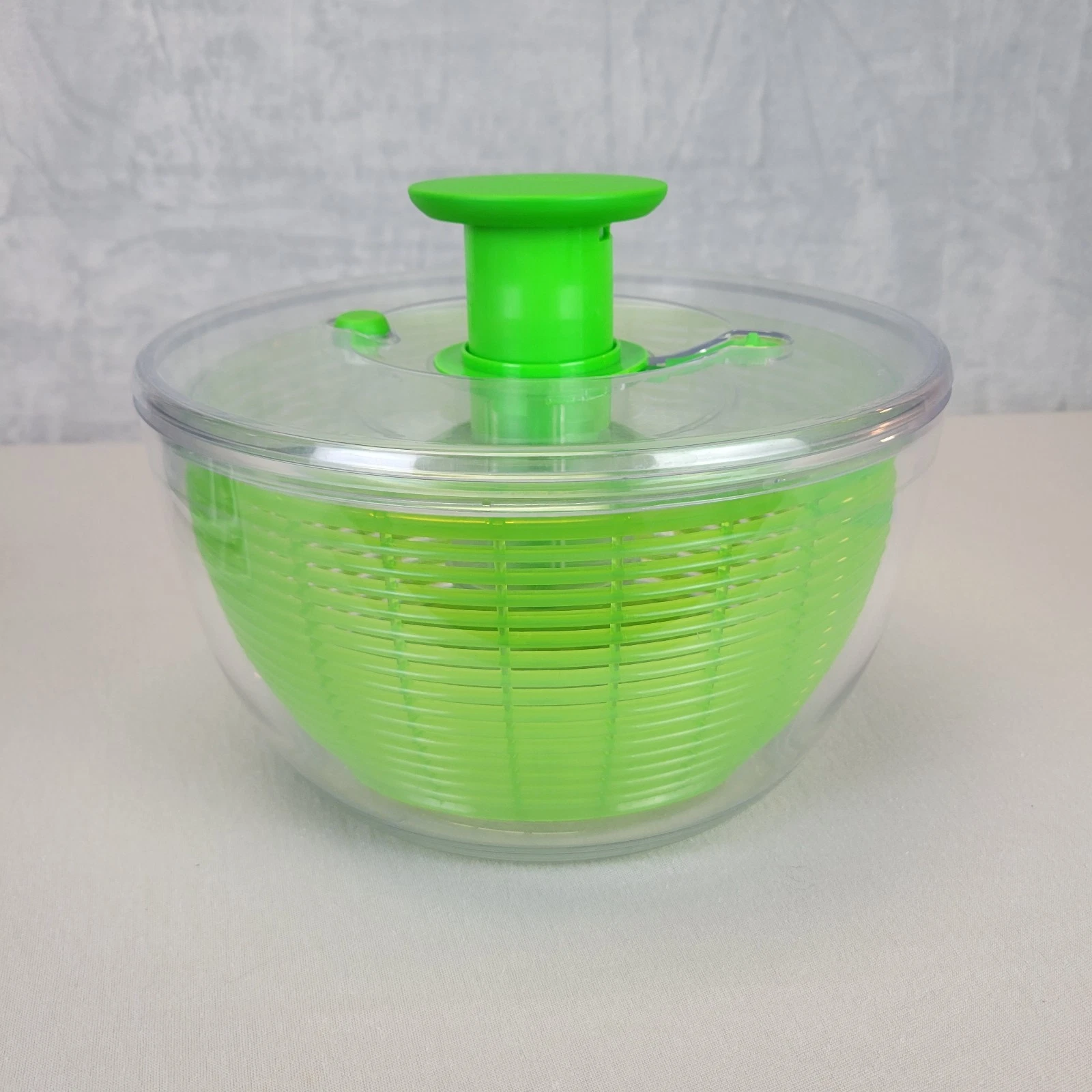 OXO Good Grips Salad Spinner - Large, Green Lettuce & Fruit Washer, BPA-Free
Opens in a new window o